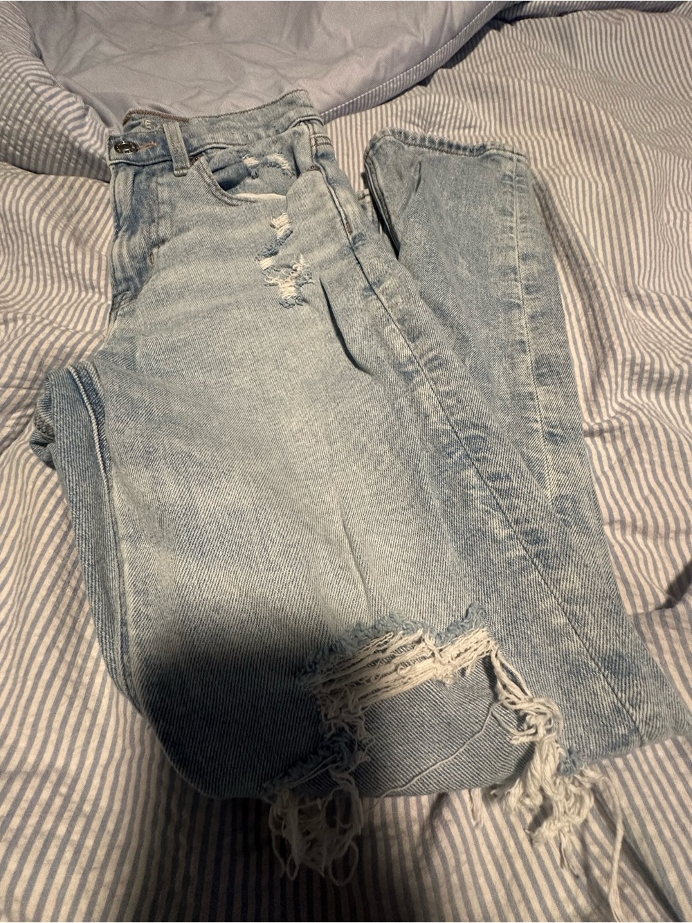 American Eagle Outfitters Light Blue High-Rise Distressed Jeans